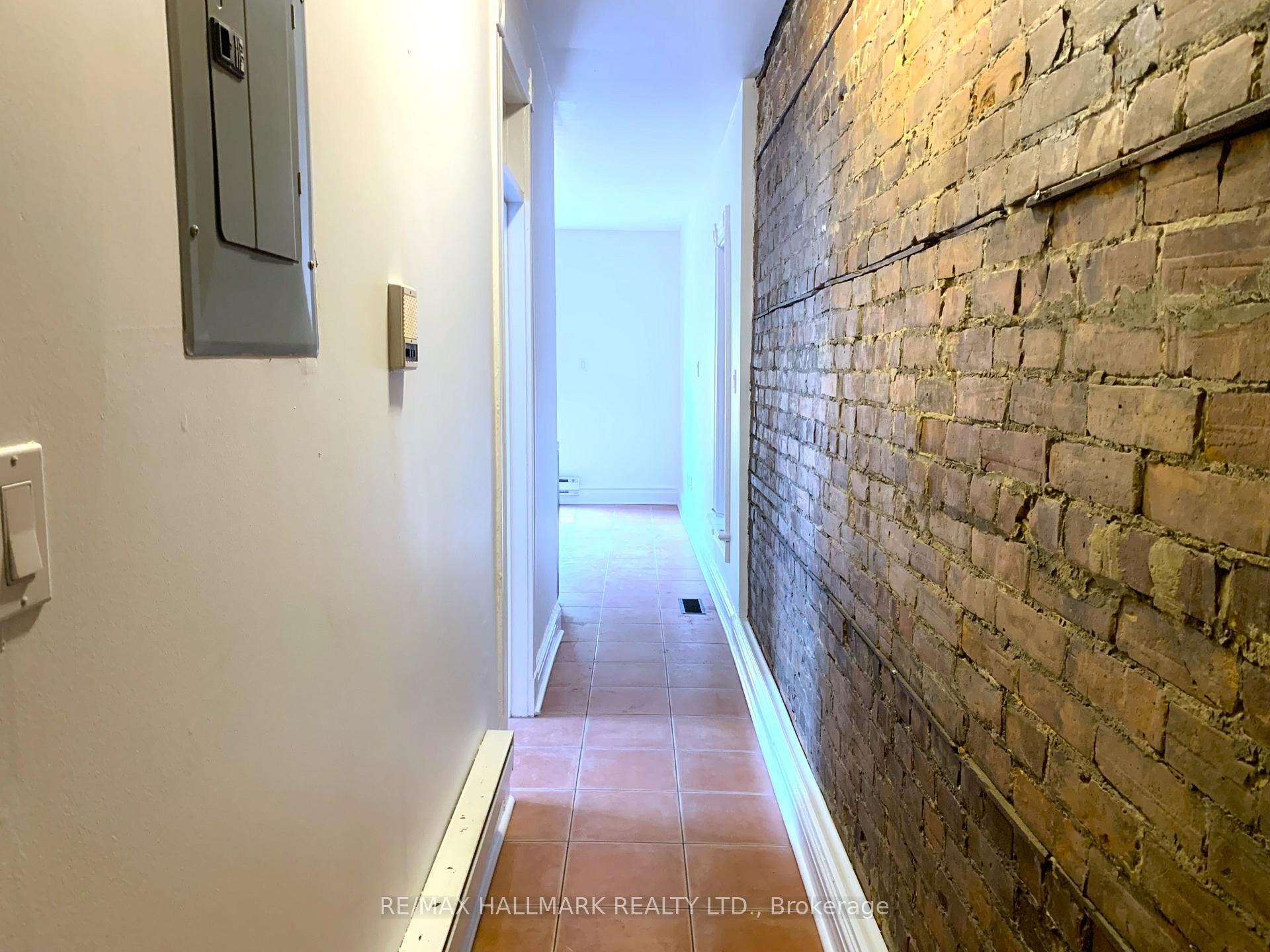 Photo 5 of Unit 4, 122 Baldwin Street, Toronto, Kensington-Chinatown — HOMEH