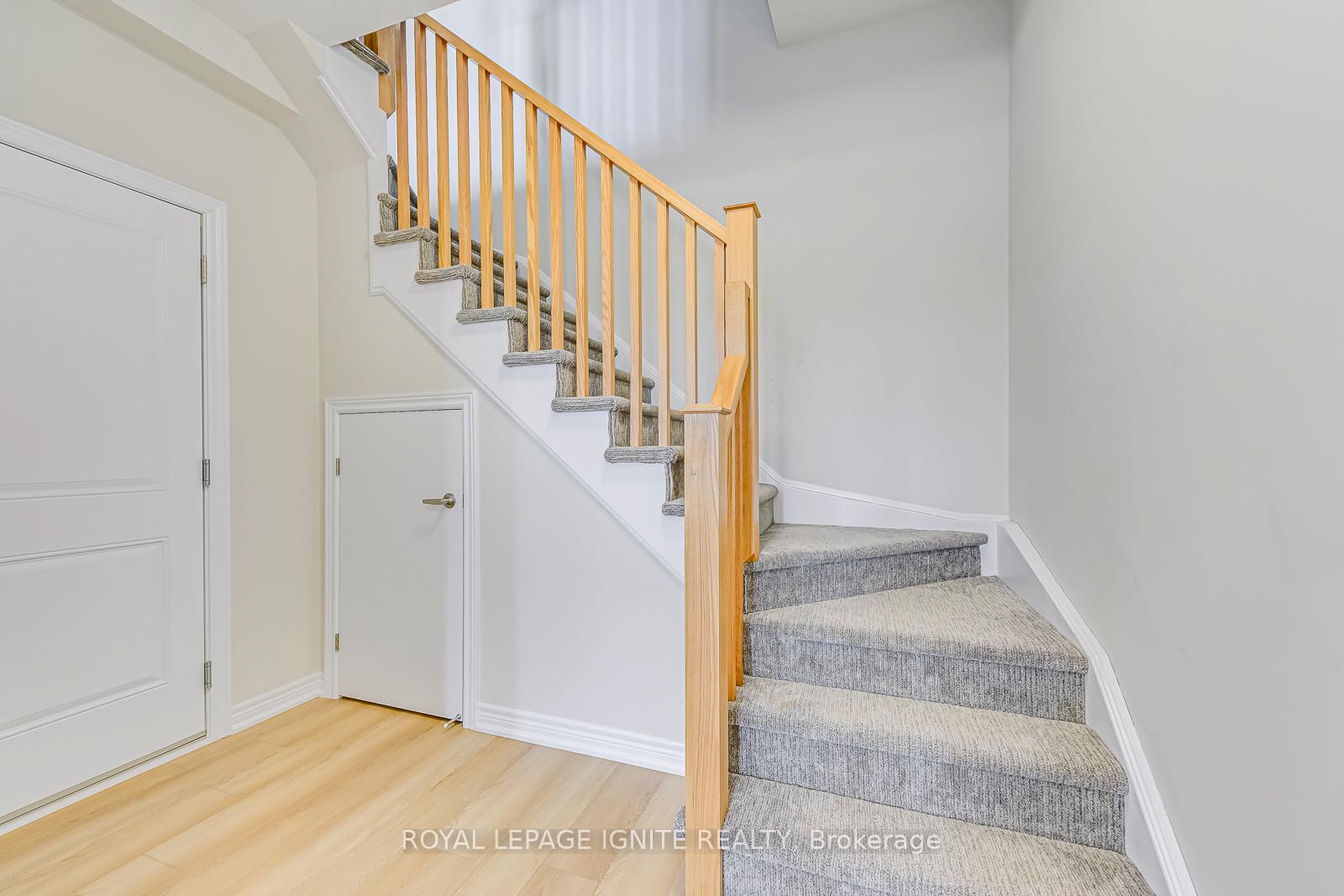 Photo 10 of 11 Picardy Drive, Hamilton, Stoney Creek Mountain — HOMEH