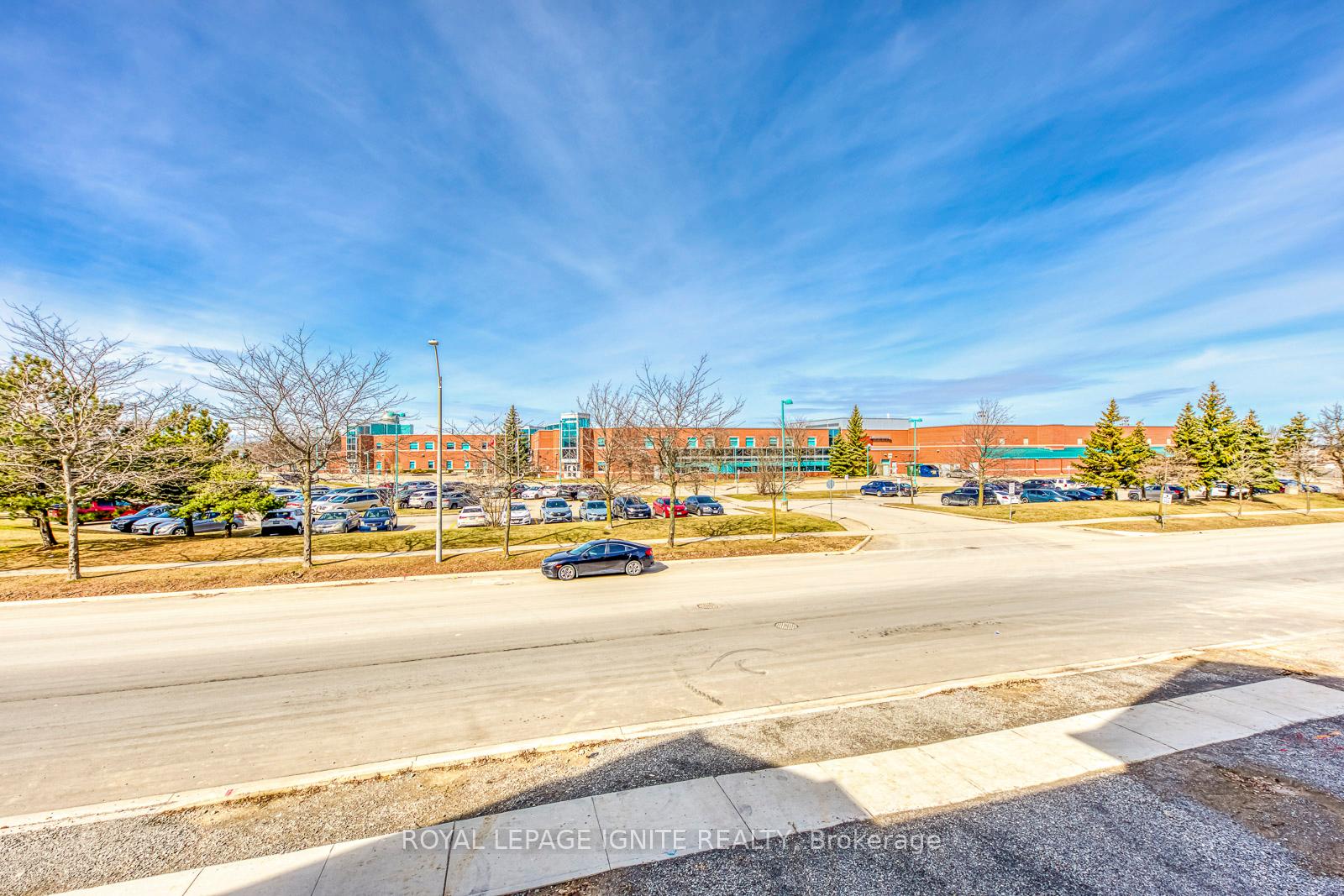 Photo 25 of 11 Picardy Drive, Hamilton, Stoney Creek Mountain — HOMEH