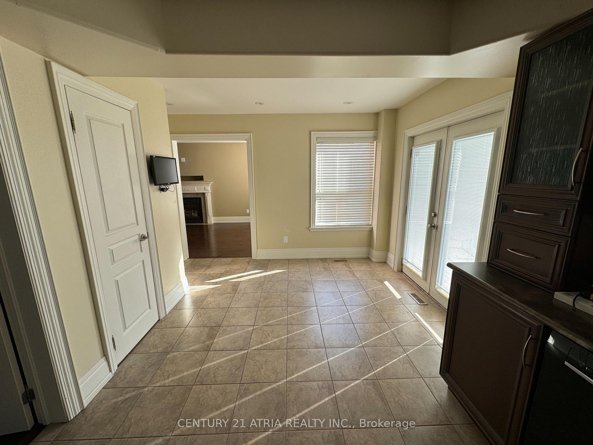 Photo 13 of 108 Chalmers Drive, Barrie, Painswick South — HOMEH