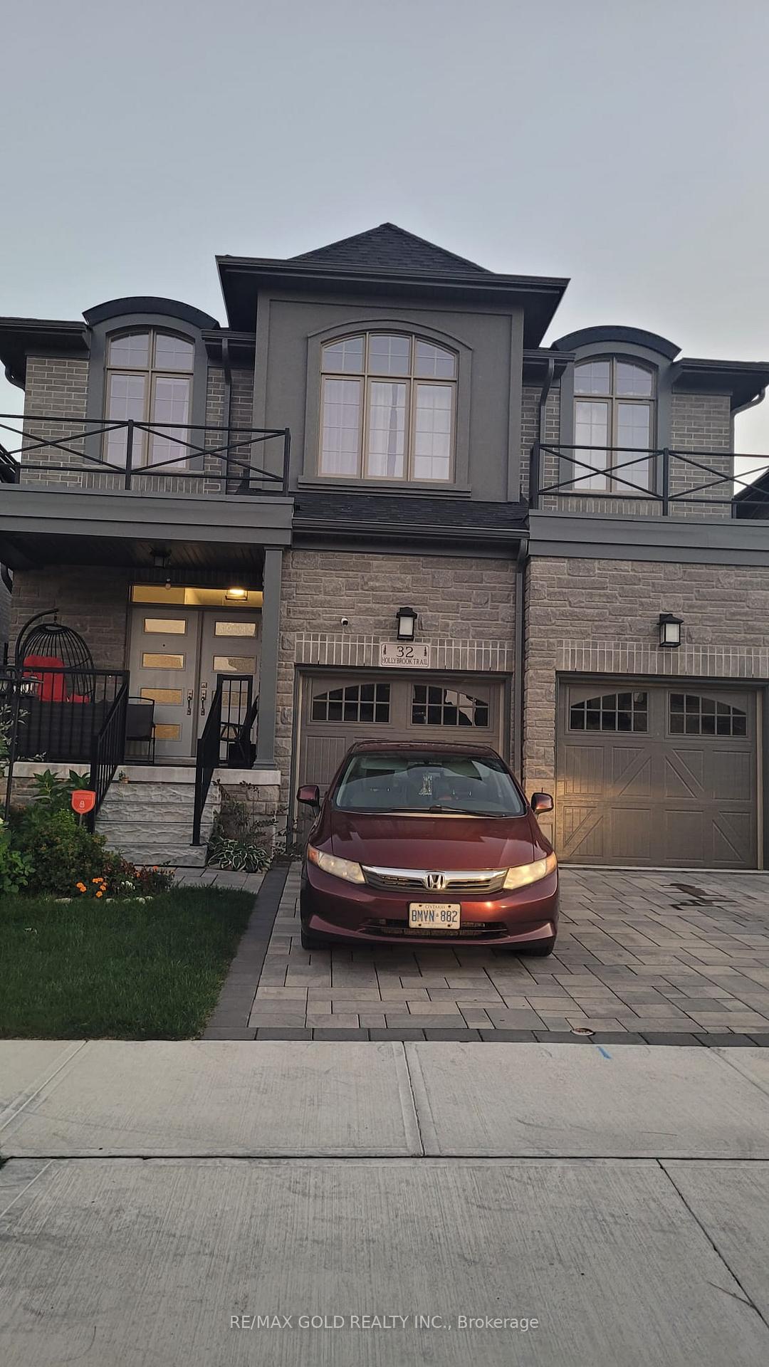 Photo 1 of 32 Hollybrook Trail, Kitchener — HOMEH