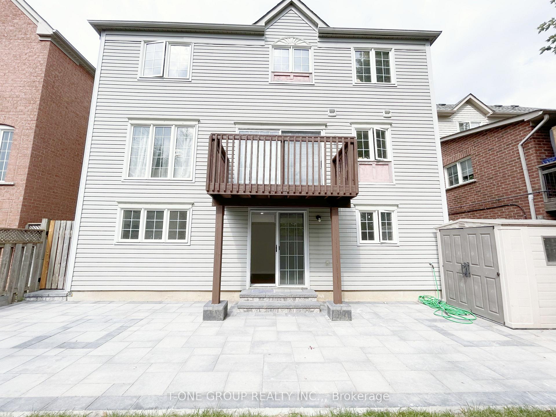 Photo 11 of 17 Bradbury Crescent, Ajax, Northwest Ajax — HOMEH