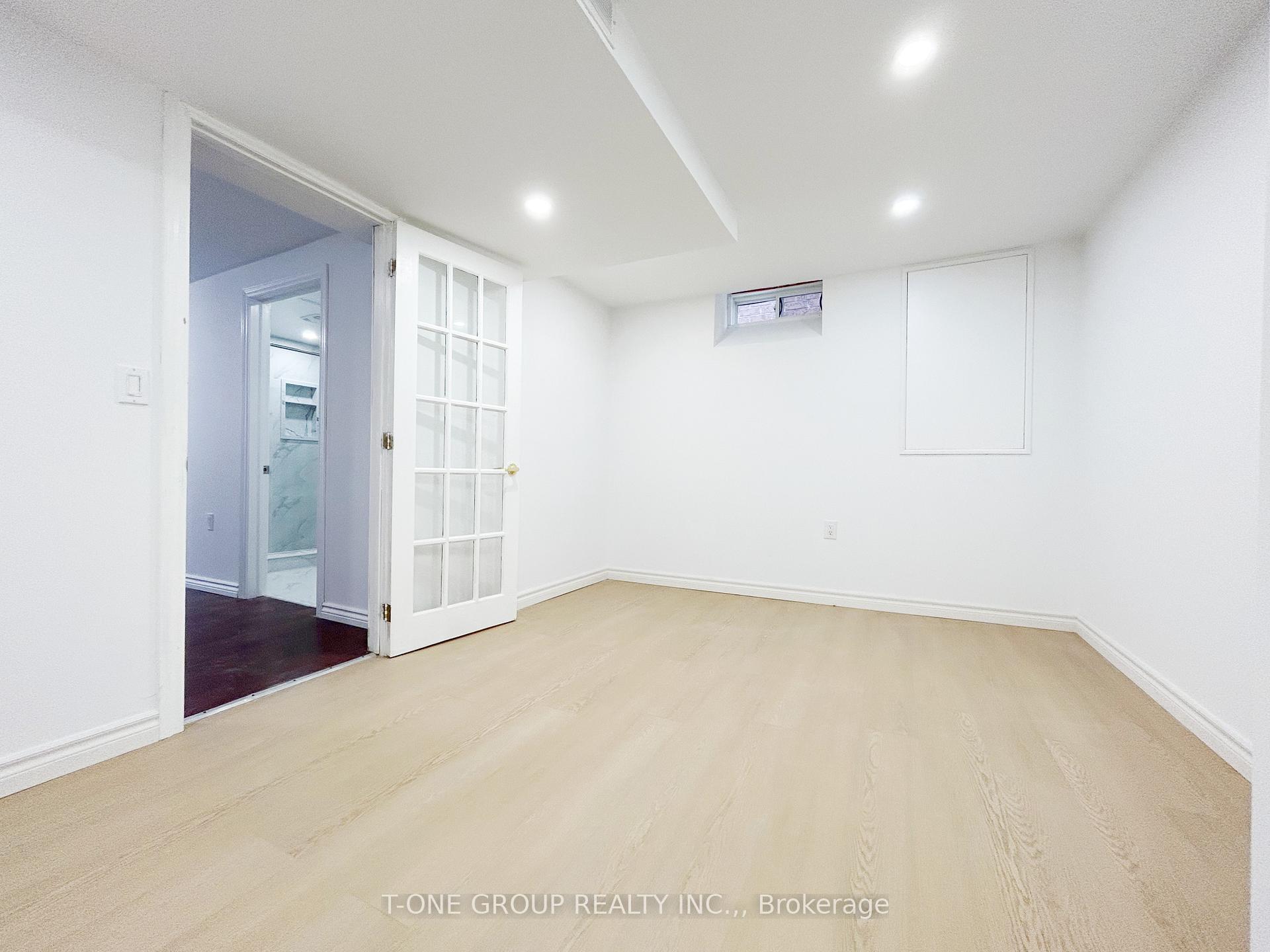 Photo 8 of 17 Bradbury Crescent, Ajax, Northwest Ajax — HOMEH