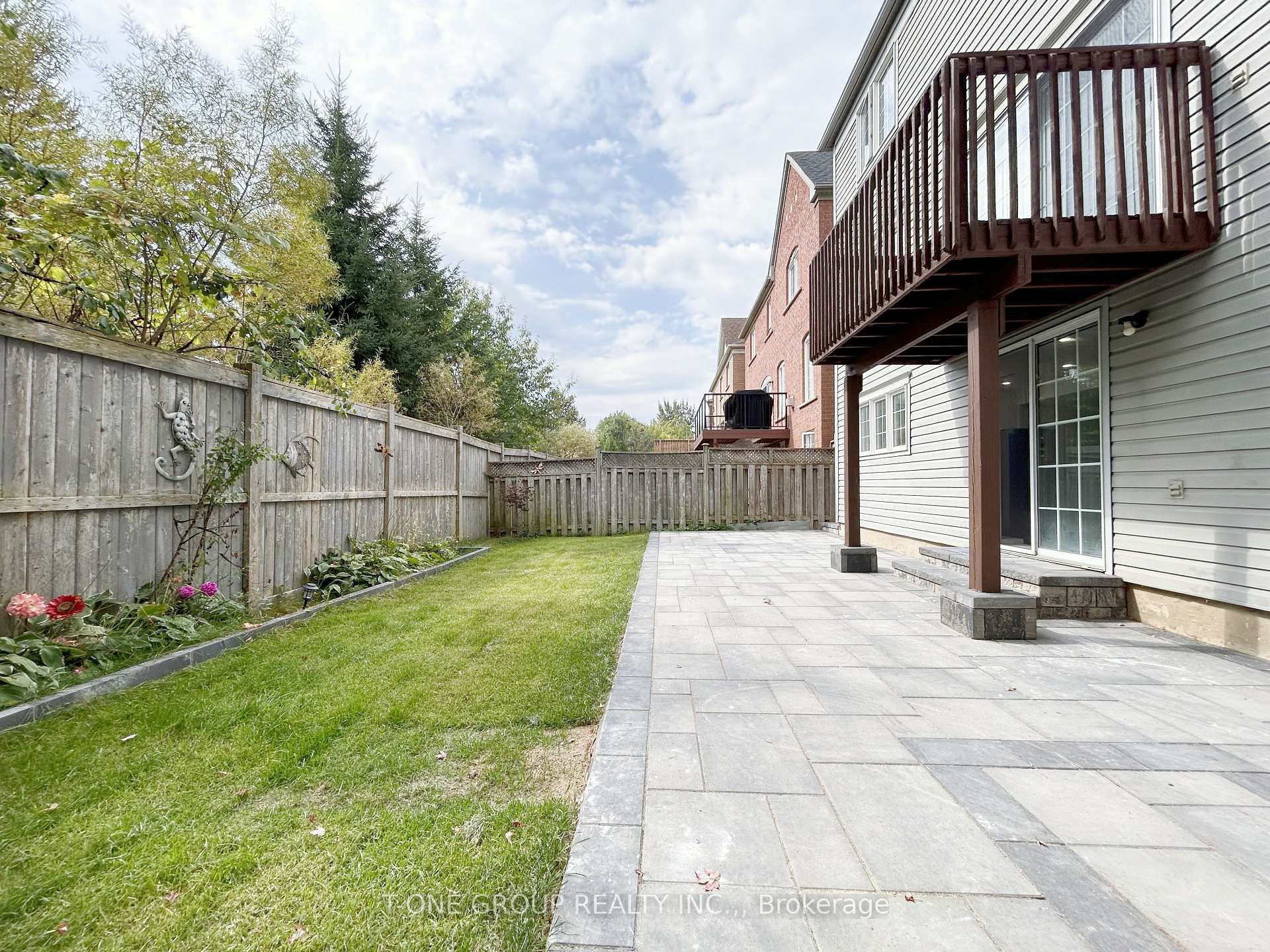 Photo 13 of 17 Bradbury Crescent, Ajax, Northwest Ajax — HOMEH