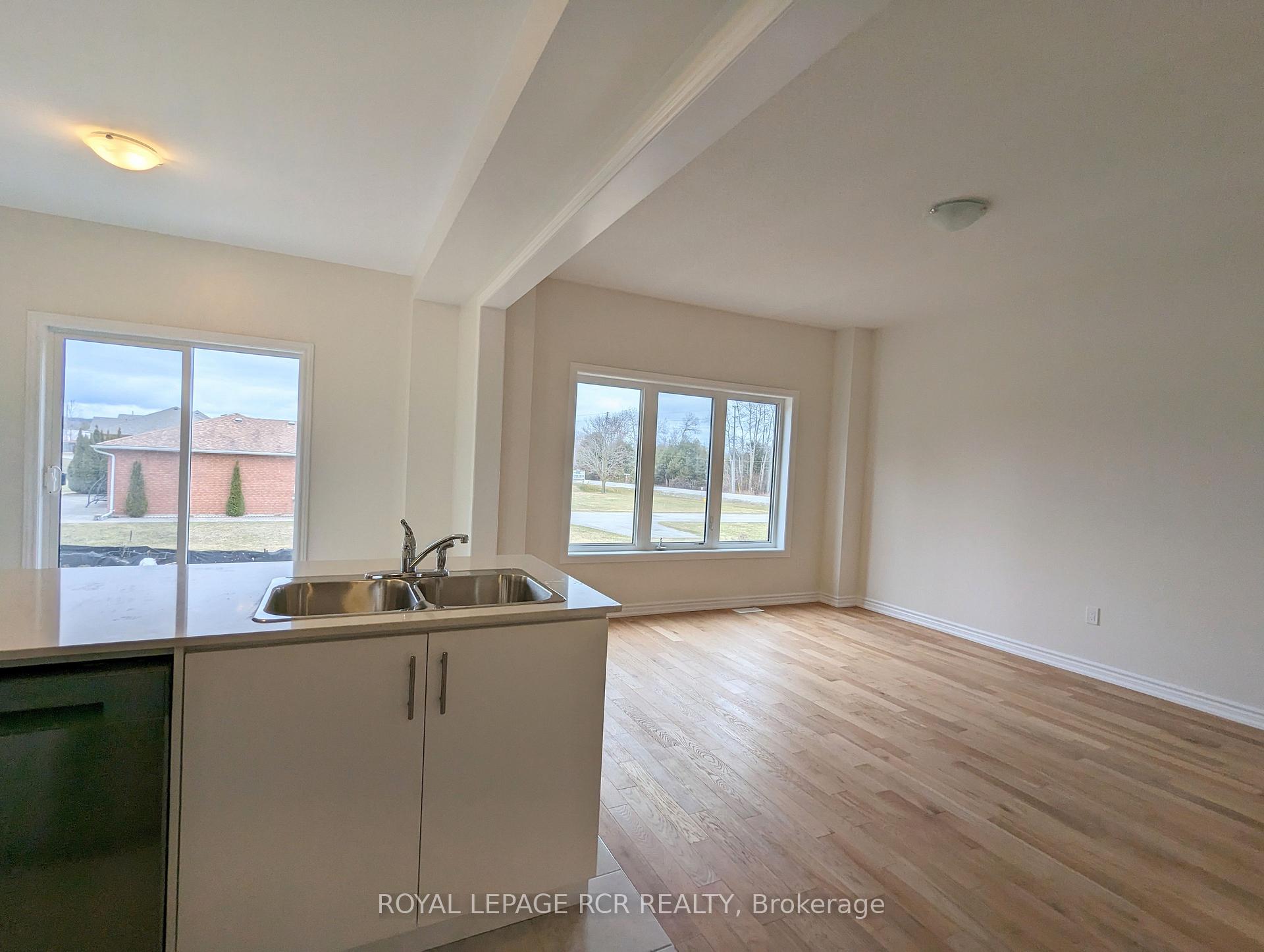 Photo 8 of 7 Lawrence D Pridham Avenue, New Tecumseth, Alliston — HOMEH