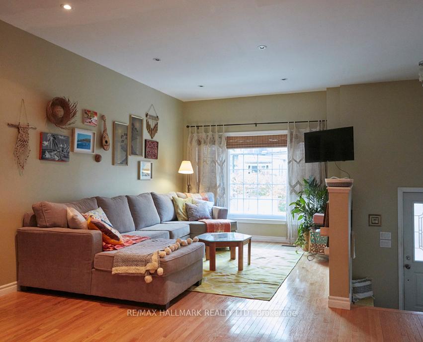 Photo 12 of 285 Craven Road, Toronto, Greenwood-Coxwell — HOMEH