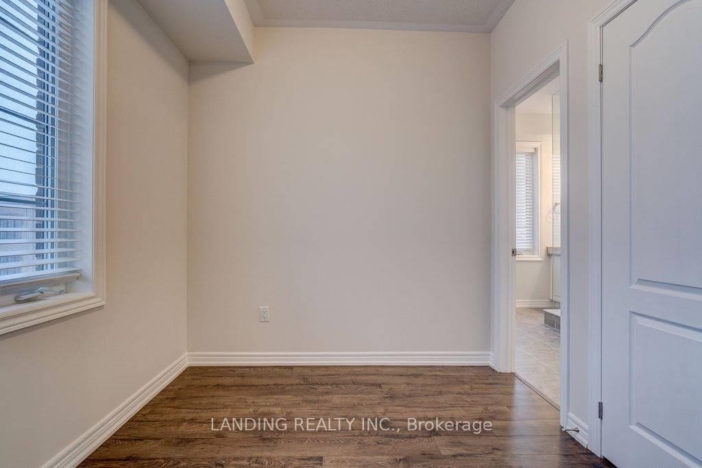Photo 10 of Unit Unit #2, 19 Ivanhoe Drive, Markham, Berczy — HOMEH
