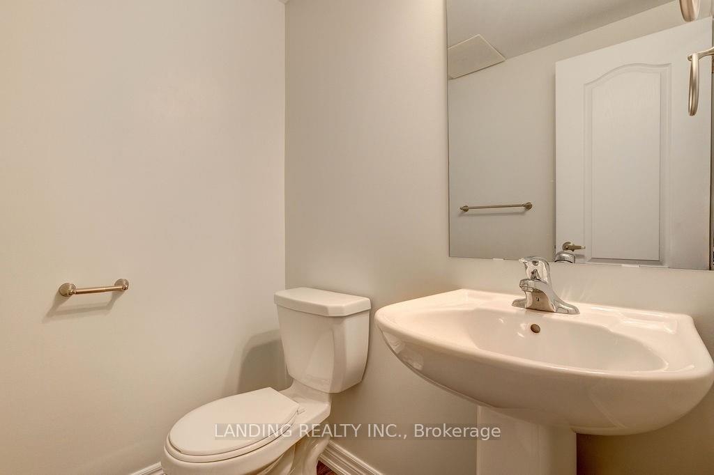 Photo 5 of Unit Unit #2, 19 Ivanhoe Drive, Markham, Berczy — HOMEH