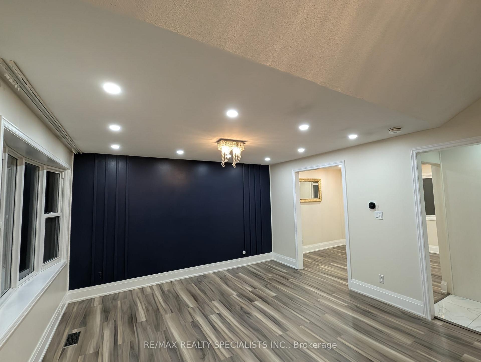 Photo 4 of 68 Briargate Drive, Kitchener — HOMEH