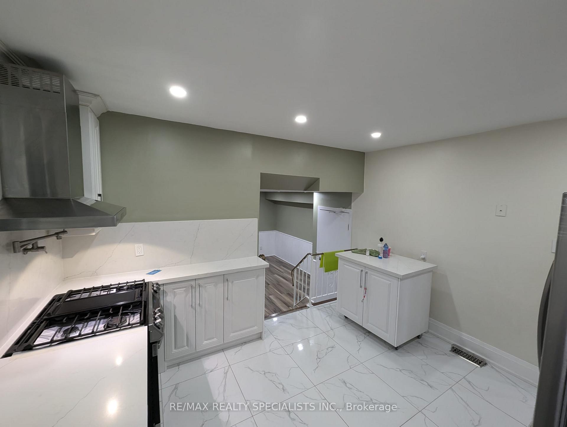 Photo 8 of 68 Briargate Drive, Kitchener — HOMEH
