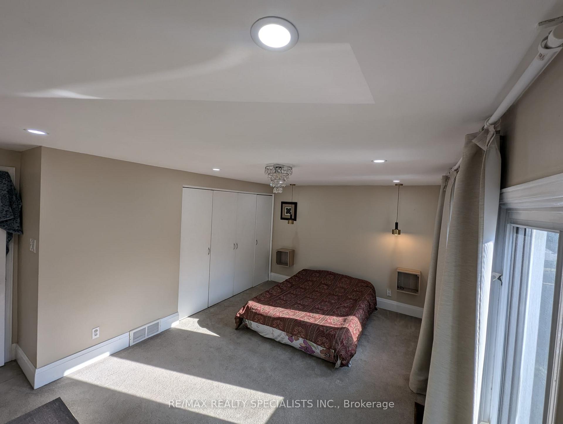 Photo 15 of 68 Briargate Drive, Kitchener — HOMEH
