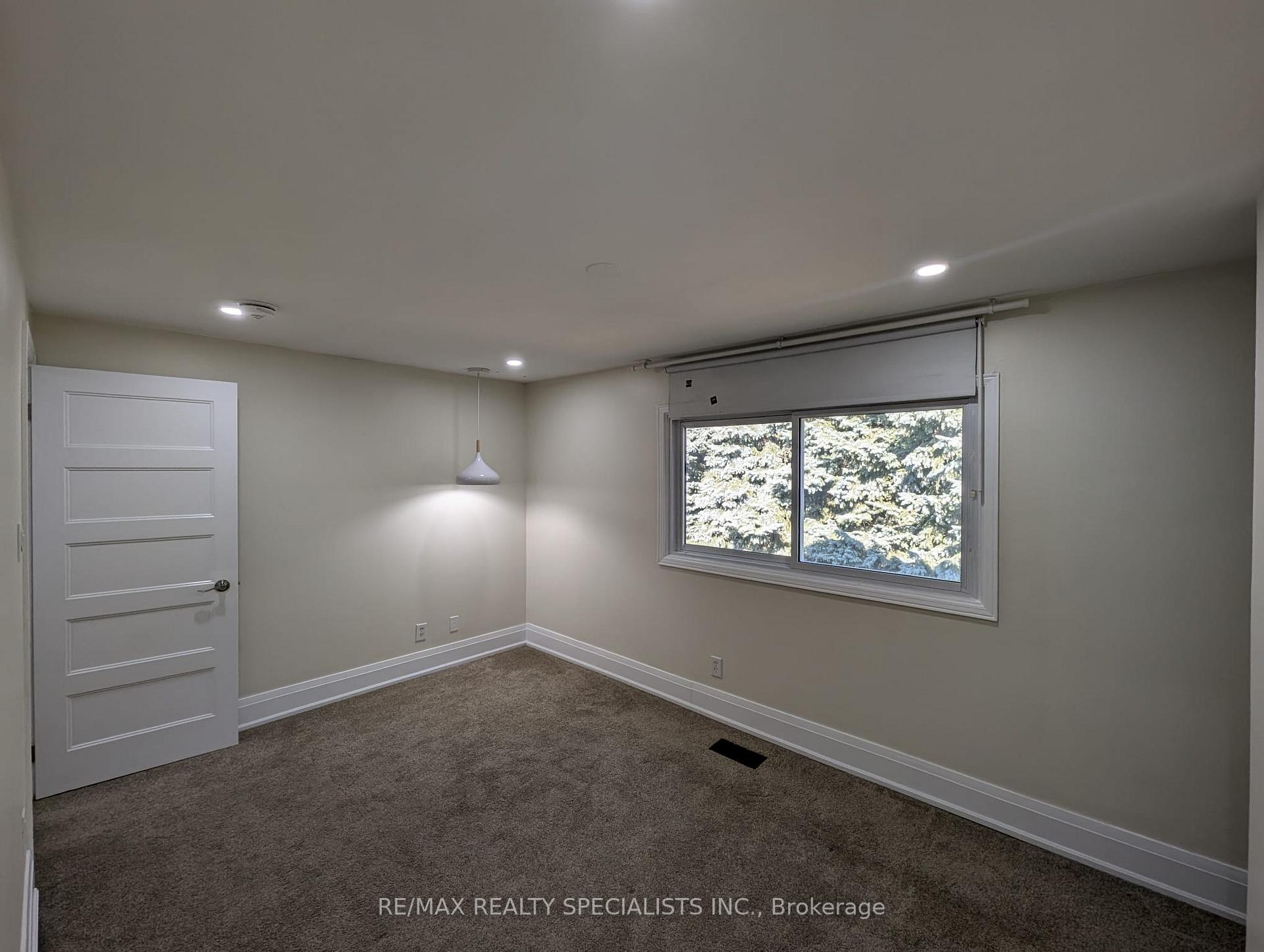 Photo 9 of 68 Briargate Drive, Kitchener — HOMEH