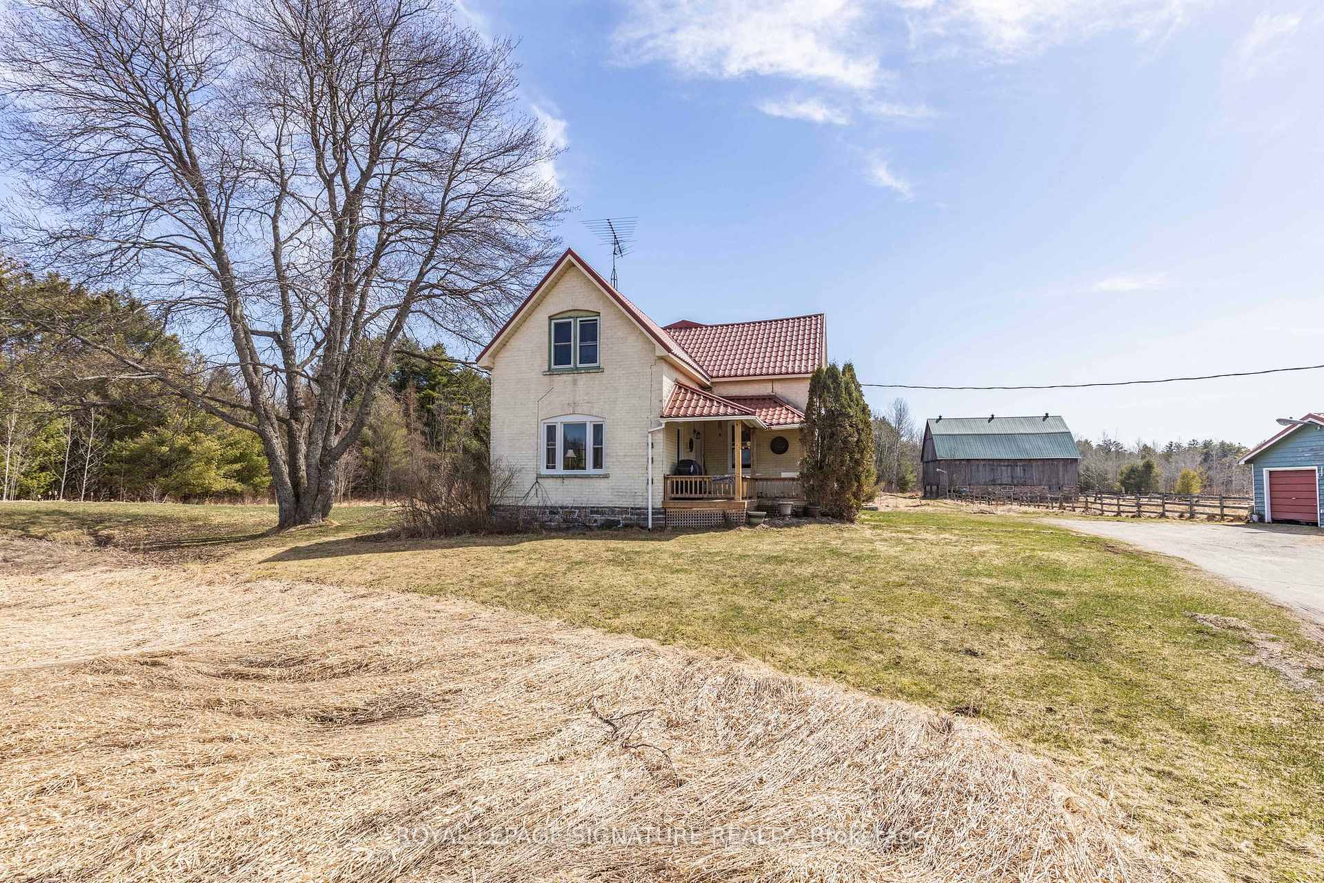 Photo 2 of 1061 Taverner Road, Gravenhurst, Muskoka (S) — HOMEH