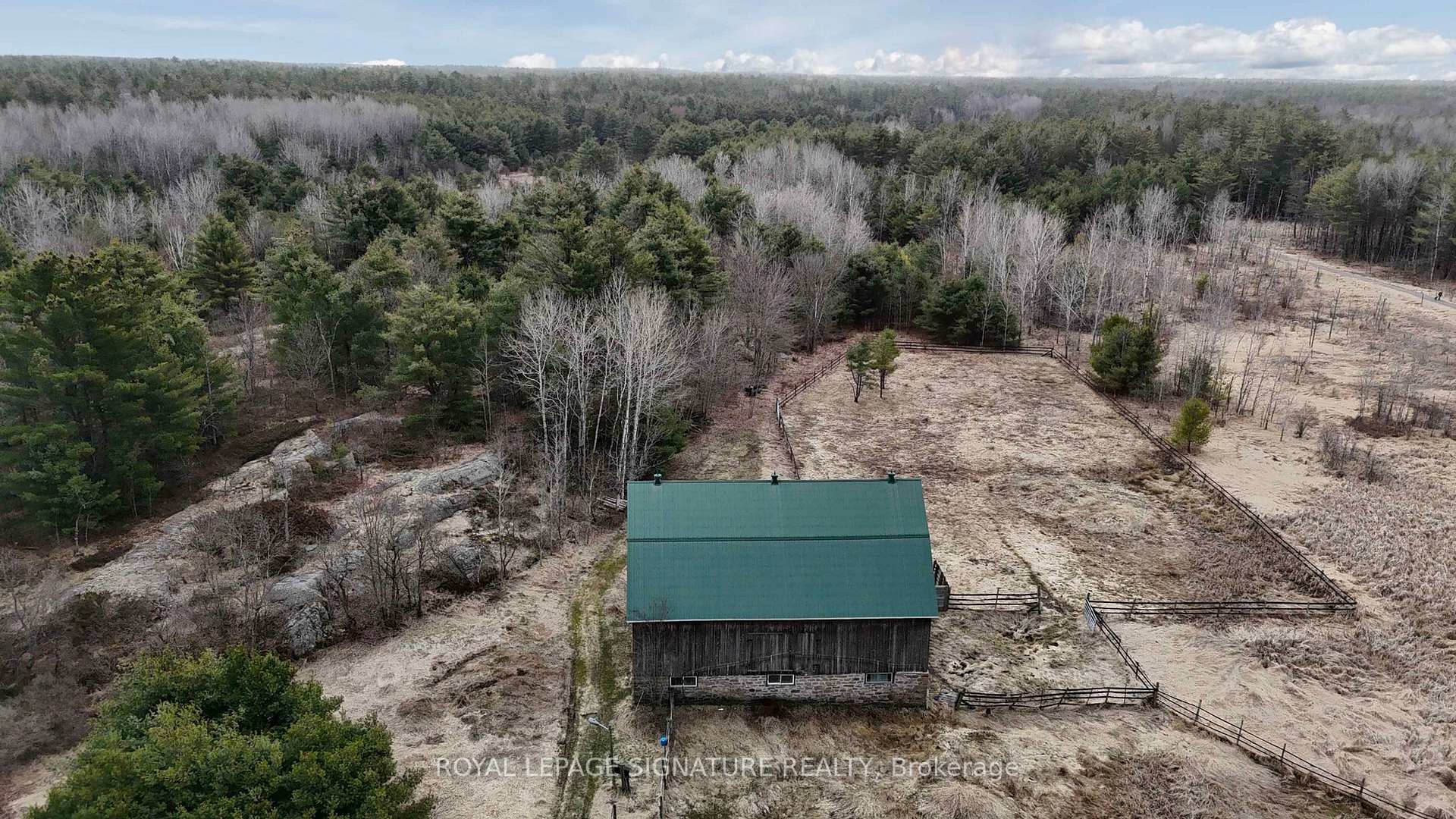 Photo 37 of 1061 Taverner Road, Gravenhurst, Muskoka (S) — HOMEH