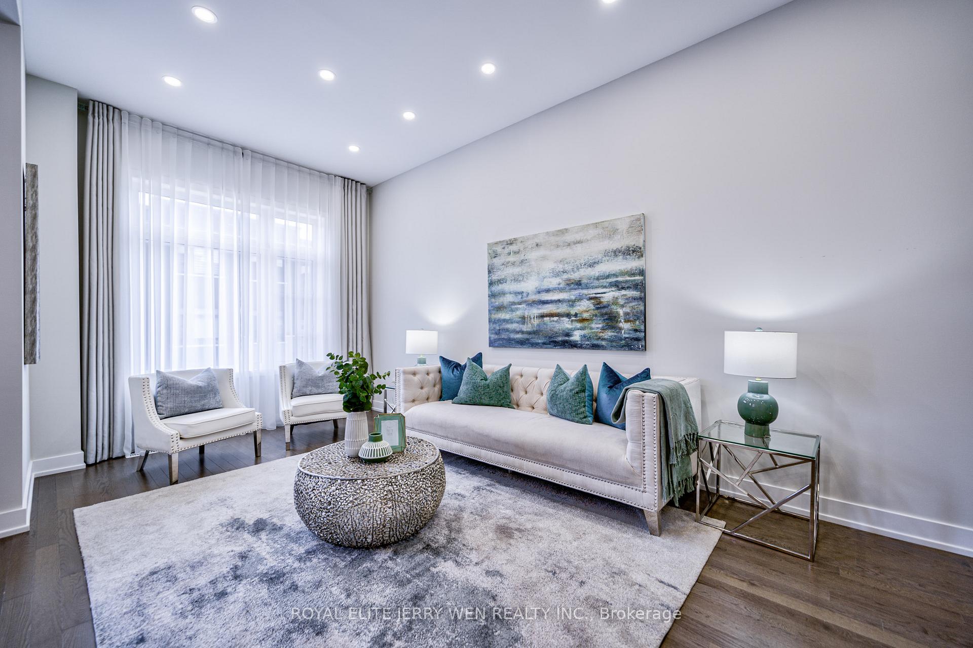 Photo 2 of 54 Laskin Drive, Vaughan, Patterson — HOMEH