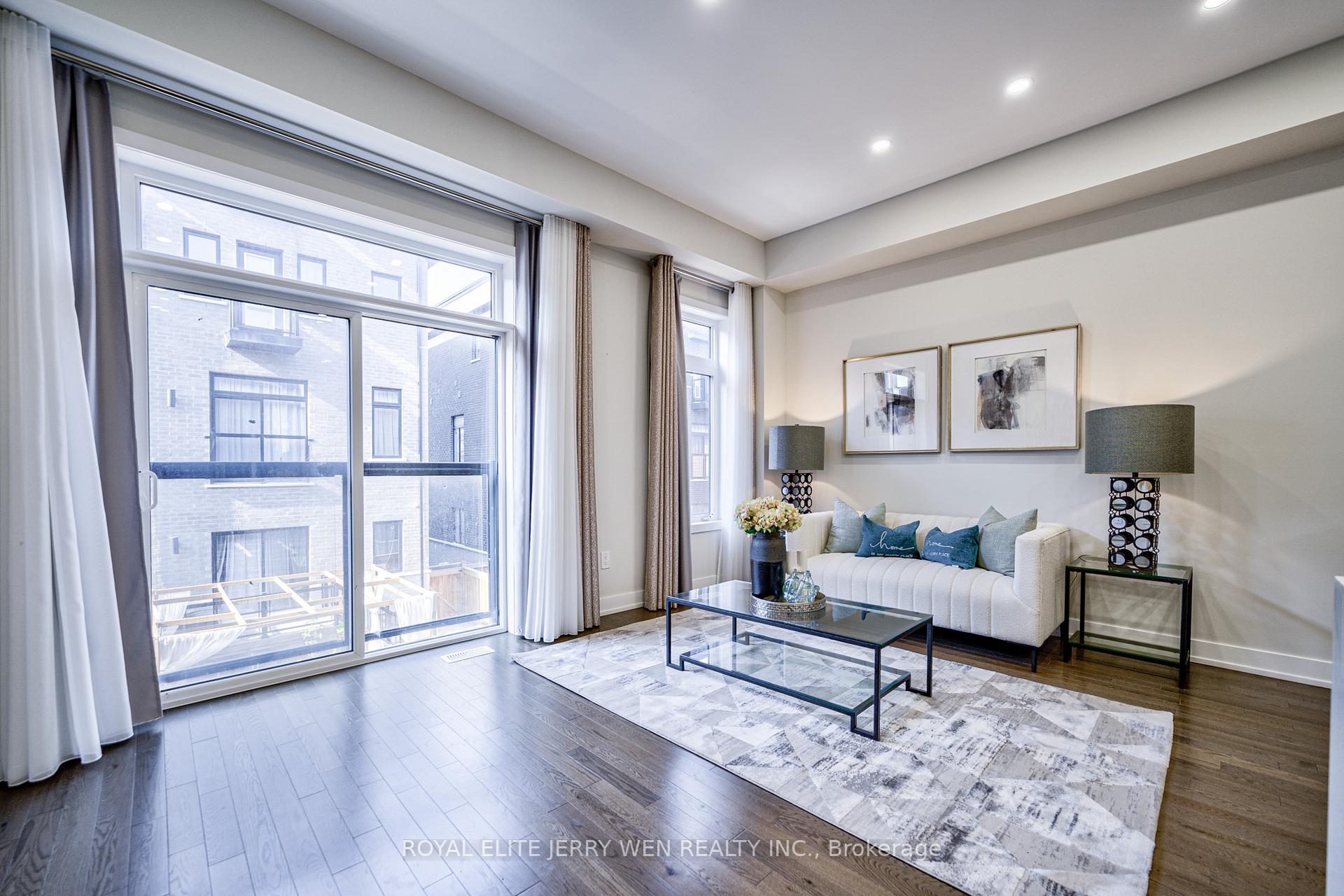 Photo 13 of 54 Laskin Drive, Vaughan, Patterson — HOMEH