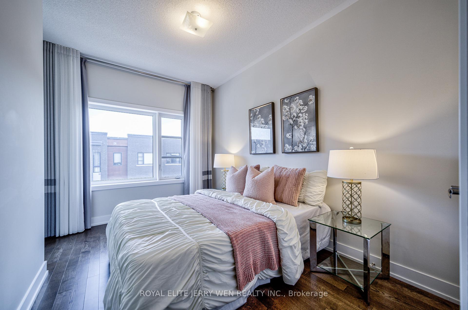 Photo 23 of 54 Laskin Drive, Vaughan, Patterson — HOMEH