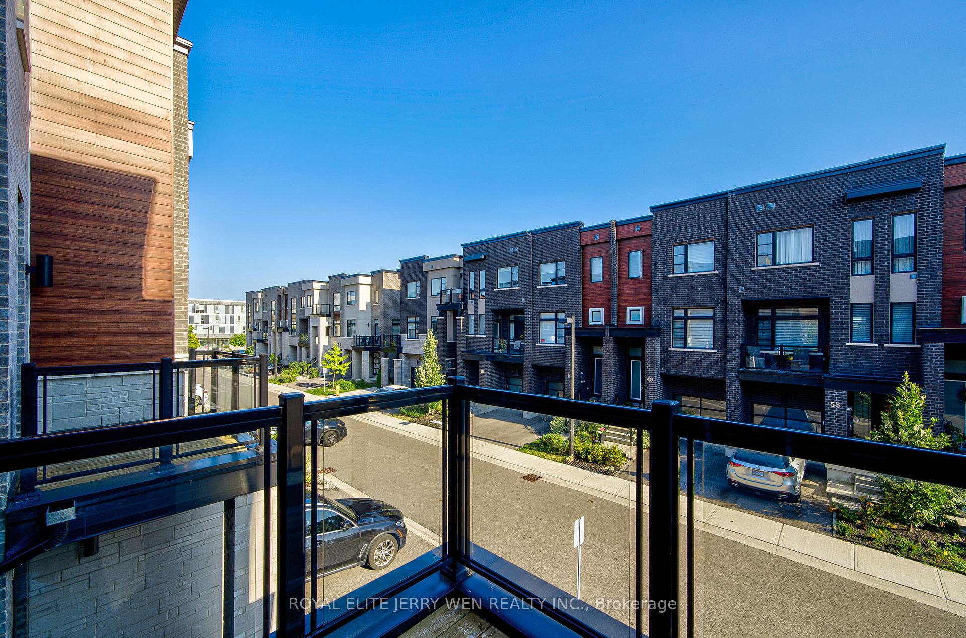Photo 30 of 54 Laskin Drive, Vaughan, Patterson — HOMEH