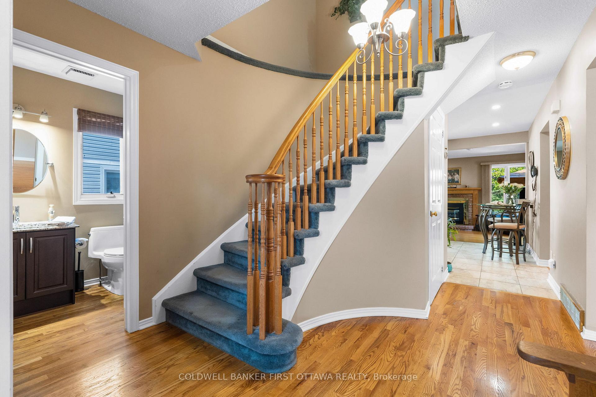 Photo 4 of 64 Tartan Drive, Ottawa, Barrhaven - Heritage Park — HOMEH