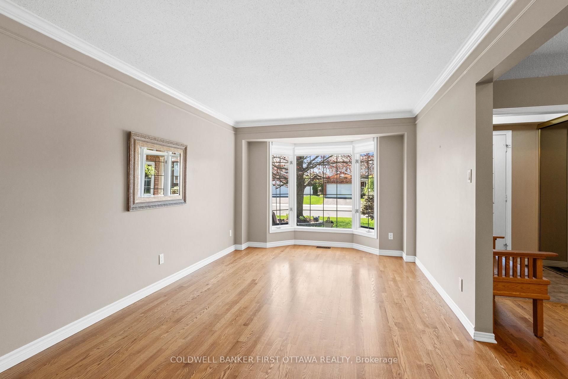 Photo 6 of 64 Tartan Drive, Ottawa, Barrhaven - Heritage Park — HOMEH