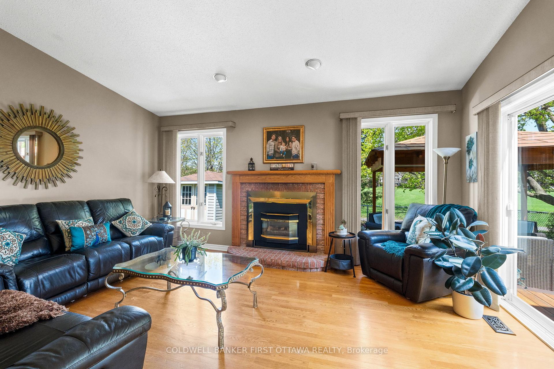 Photo 16 of 64 Tartan Drive, Ottawa, Barrhaven - Heritage Park — HOMEH
