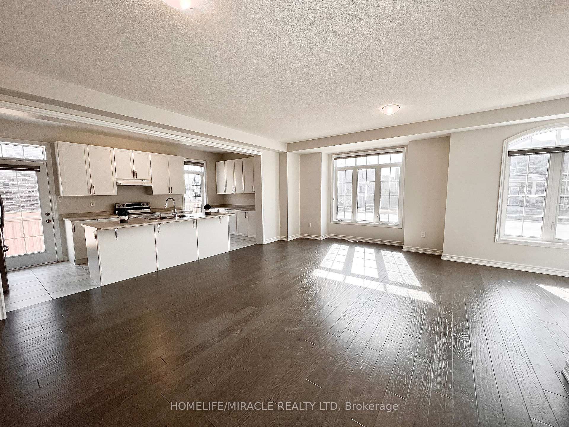 Photo 10 of 535 Veterans Drive, Brampton, Northwest Brampton — HOMEH