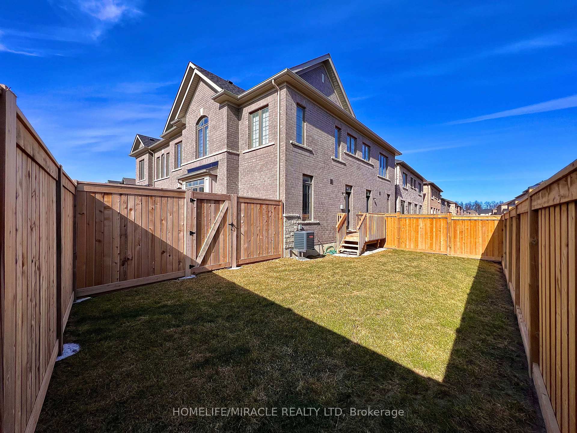 Photo 26 of 535 Veterans Drive, Brampton, Northwest Brampton — HOMEH