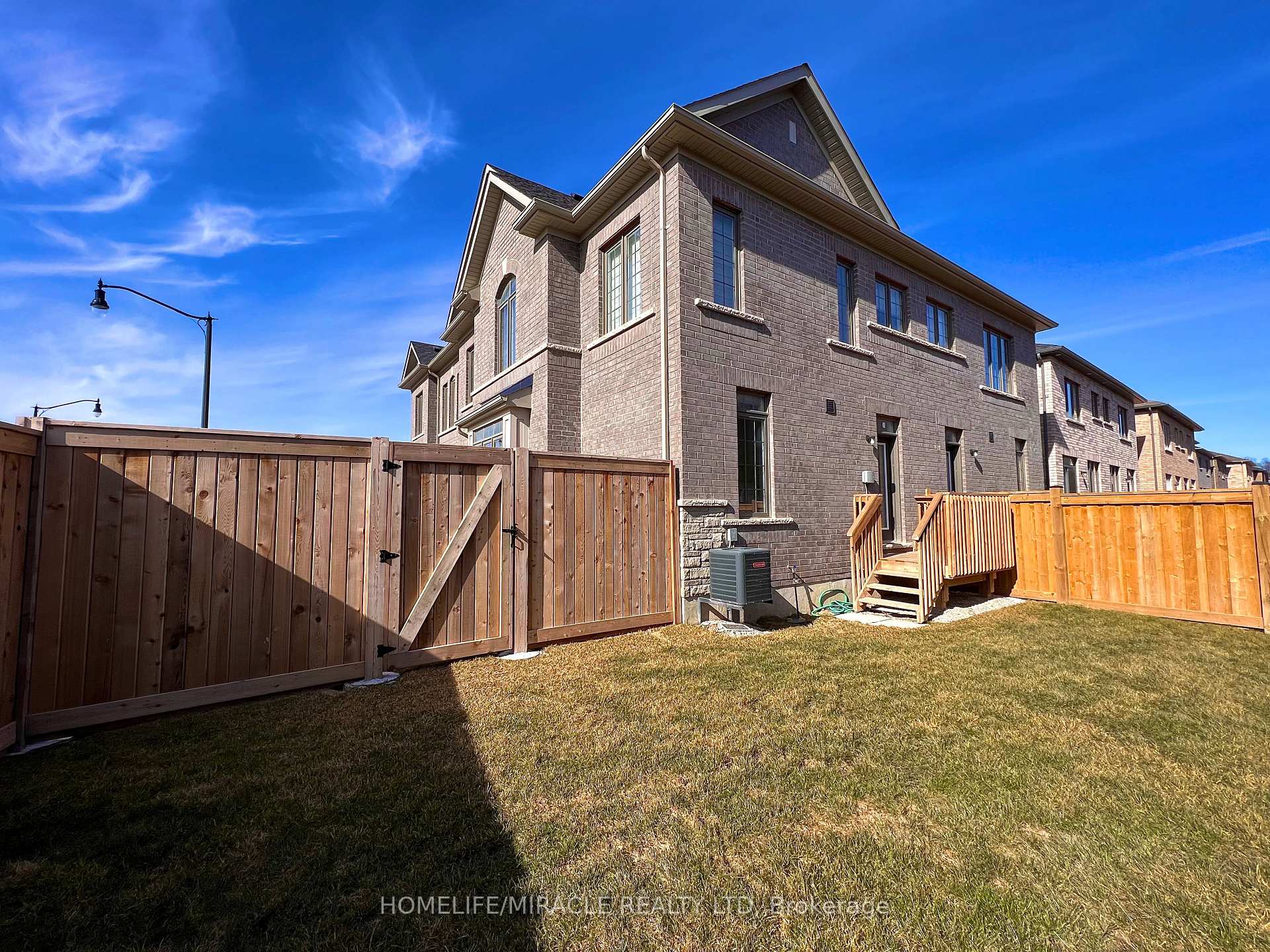 Photo 27 of 535 Veterans Drive, Brampton, Northwest Brampton — HOMEH