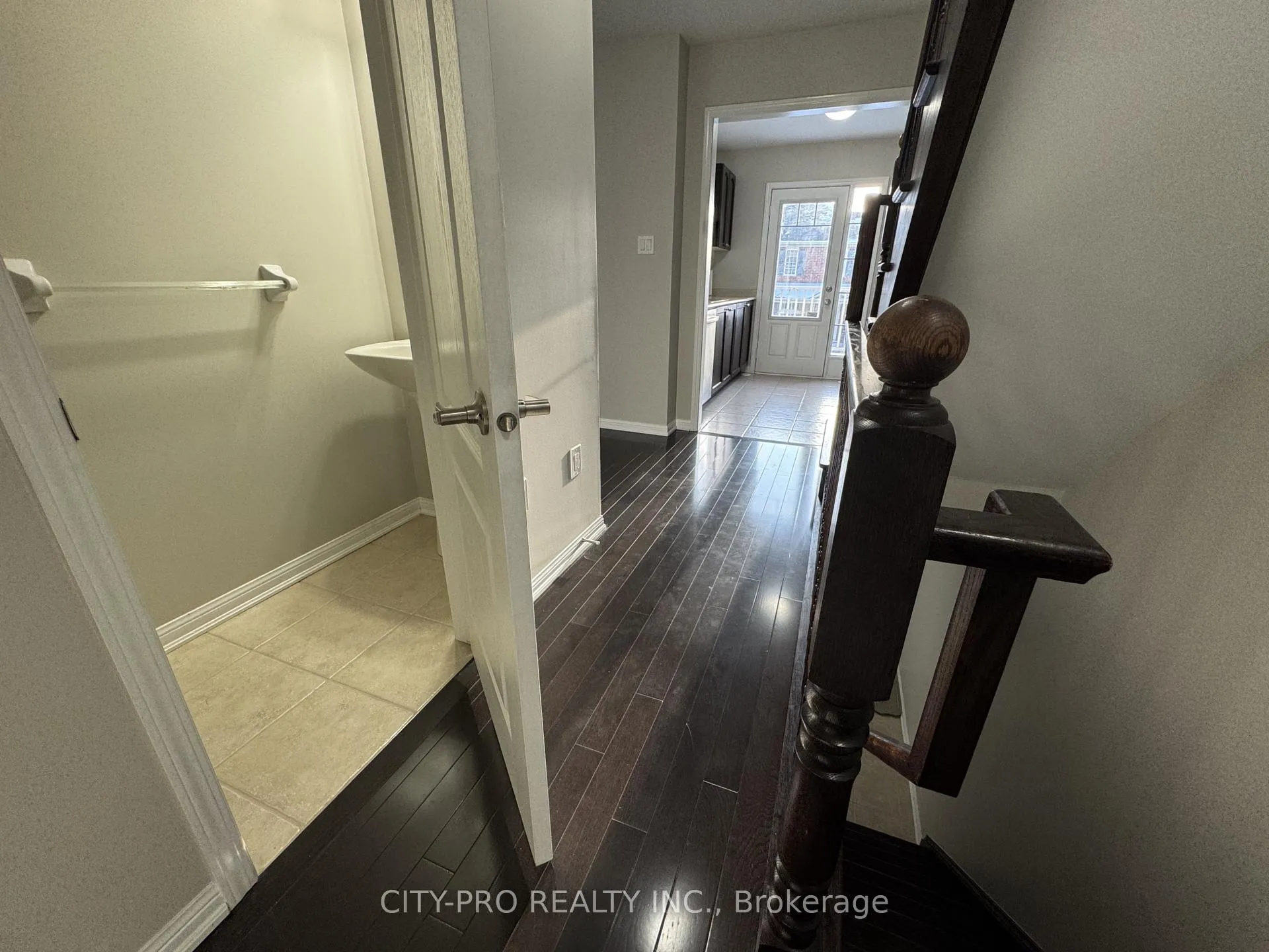 Photo 6 of 1037 Haxton Heights, Milton, Willmott — HOMEH