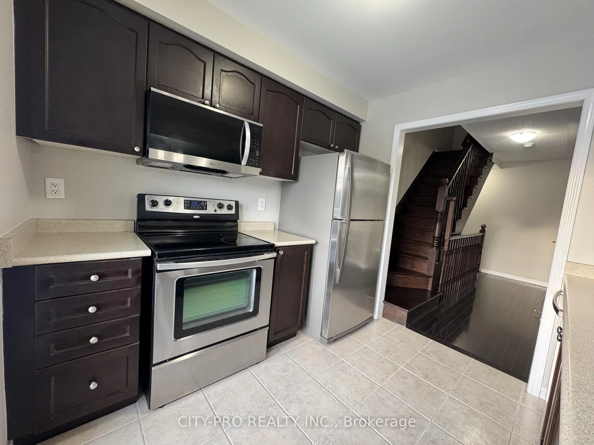 Photo 10 of 1037 Haxton Heights, Milton, Willmott — HOMEH