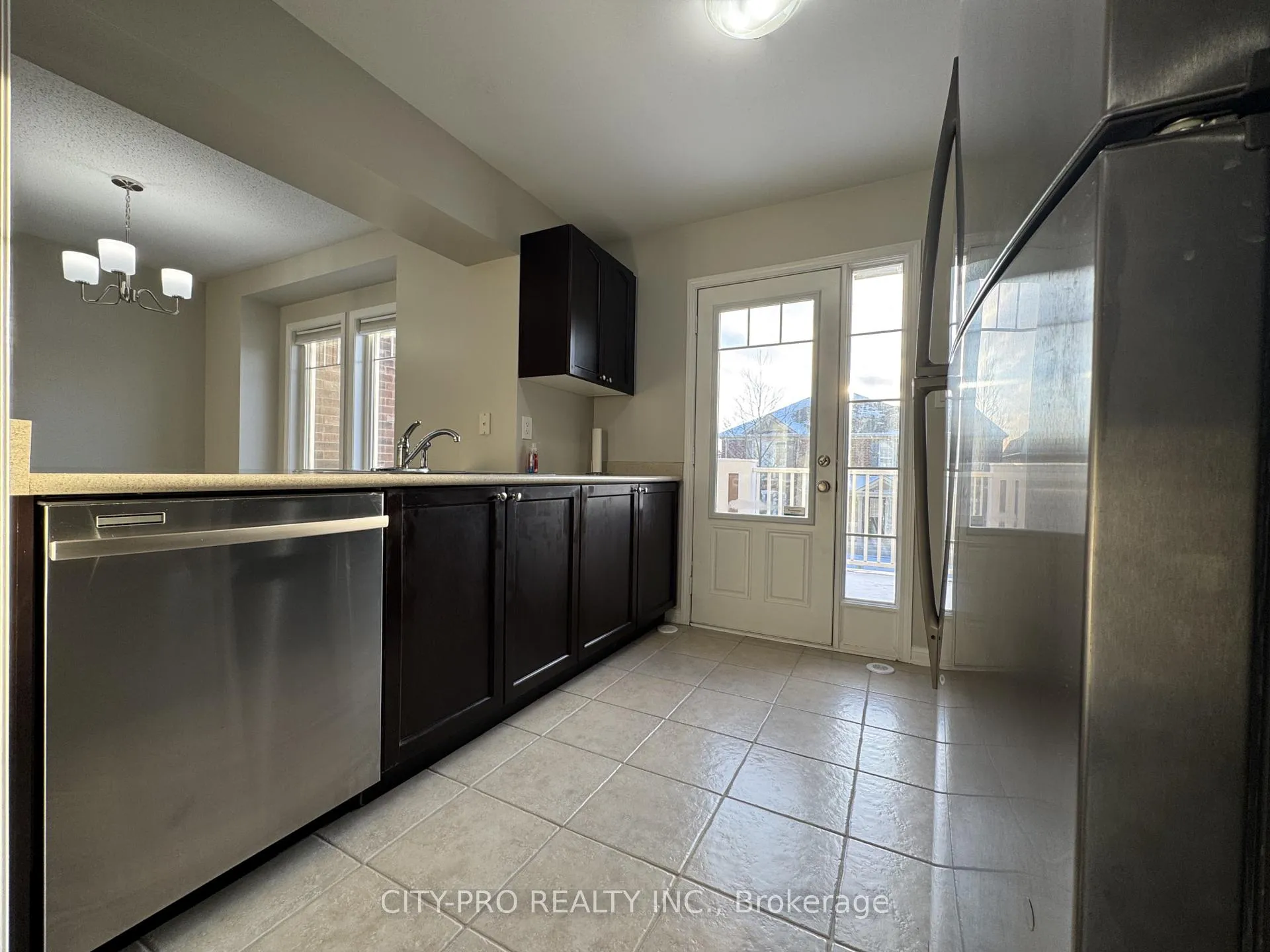 Photo 12 of 1037 Haxton Heights, Milton, Willmott — HOMEH