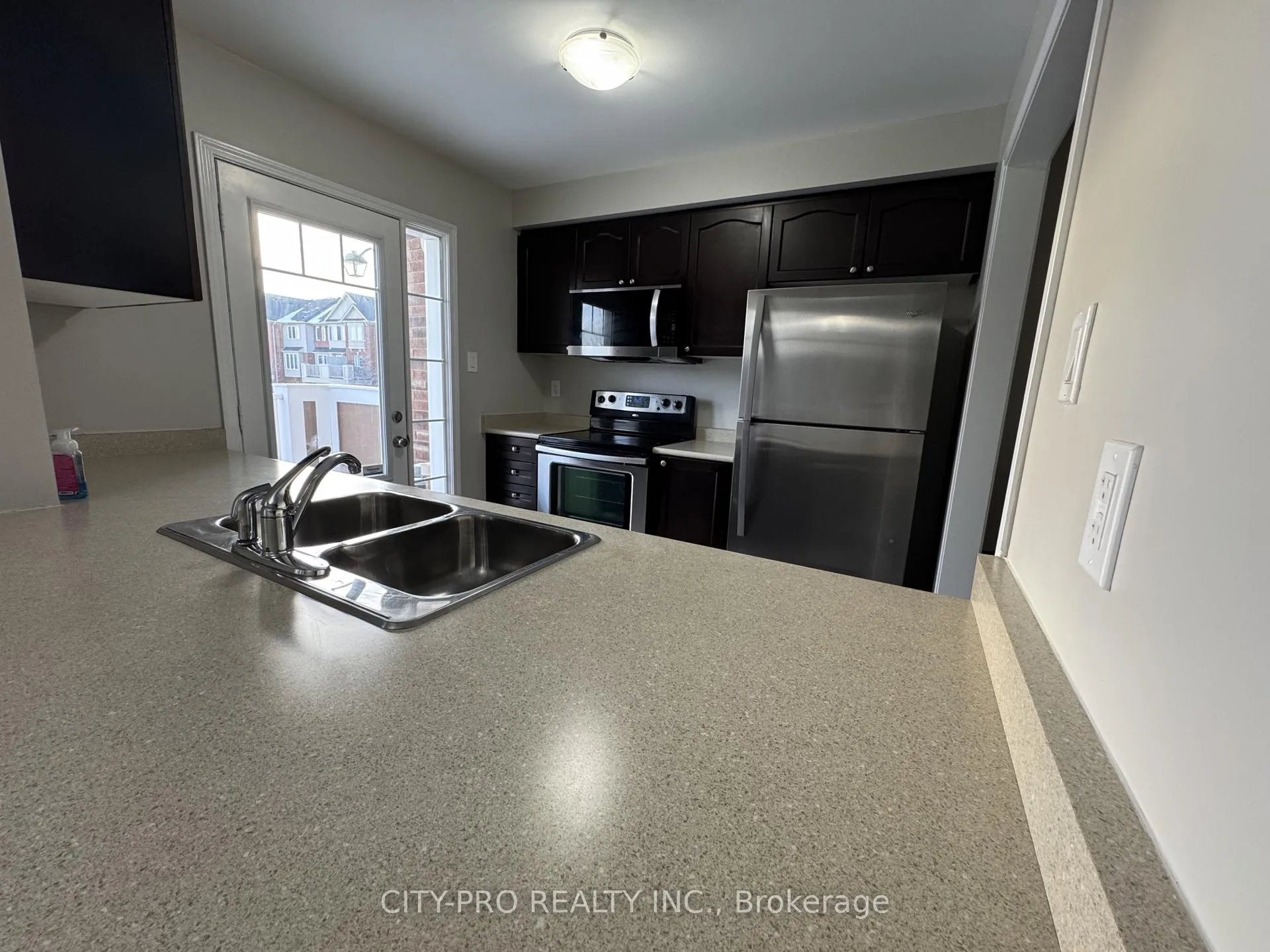 Photo 13 of 1037 Haxton Heights, Milton, Willmott — HOMEH