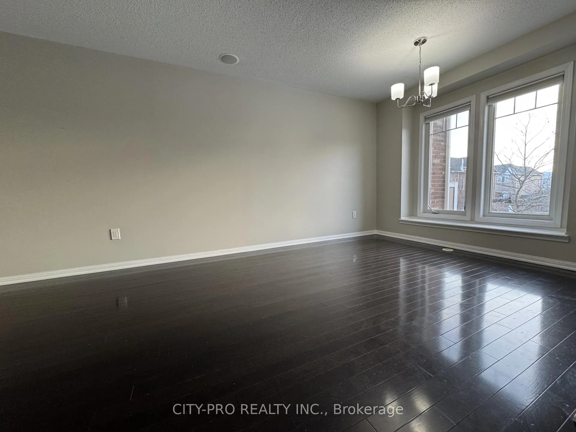 Photo 16 of 1037 Haxton Heights, Milton, Willmott — HOMEH