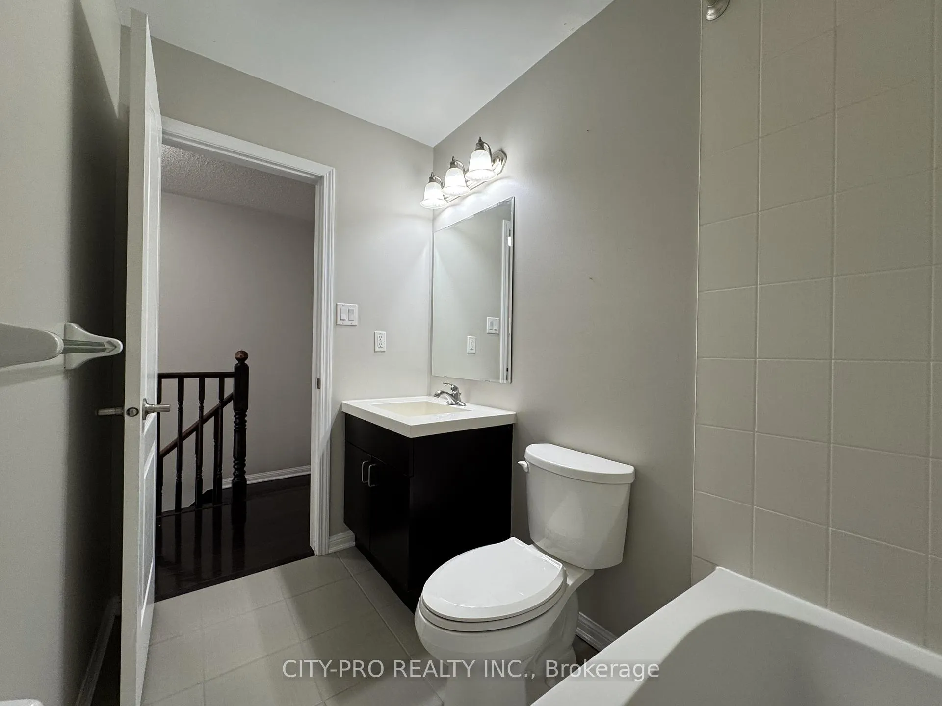 Photo 20 of 1037 Haxton Heights, Milton, Willmott — HOMEH