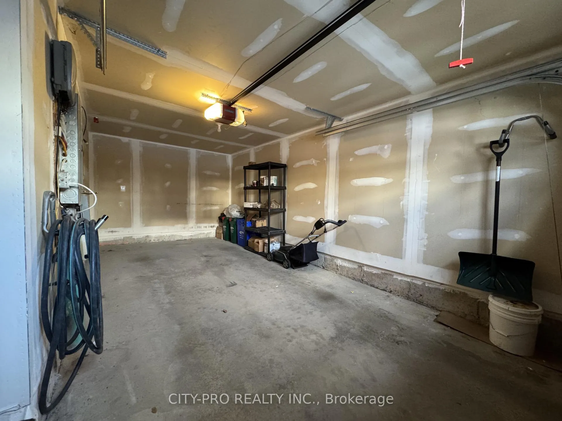 Photo 31 of 1037 Haxton Heights, Milton, Willmott — HOMEH