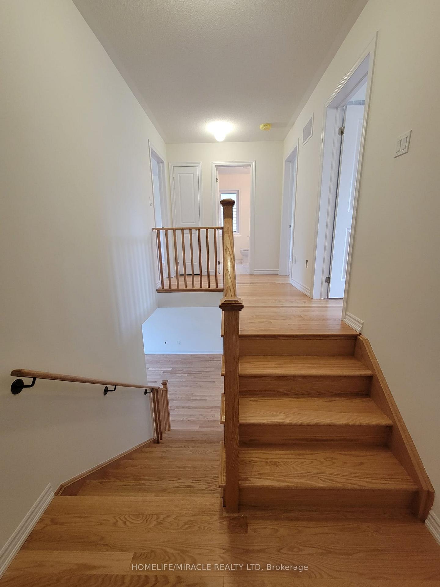 Photo 17 of 37 Durham Avenue, Barrie, Rural Barrie Southeast — HOMEH