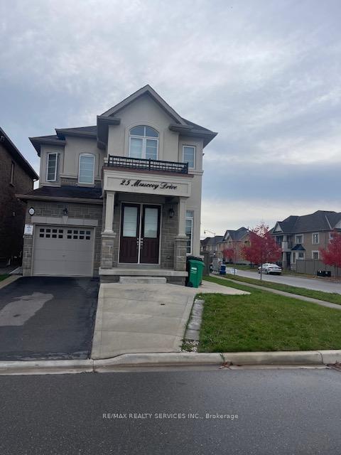 Photo 2 of 25 Muscovy Drive N, Brampton, Northwest Brampton — HOMEH