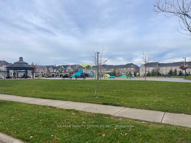 Photo 14 of 25 Muscovy Drive N, Brampton, Northwest Brampton — HOMEH