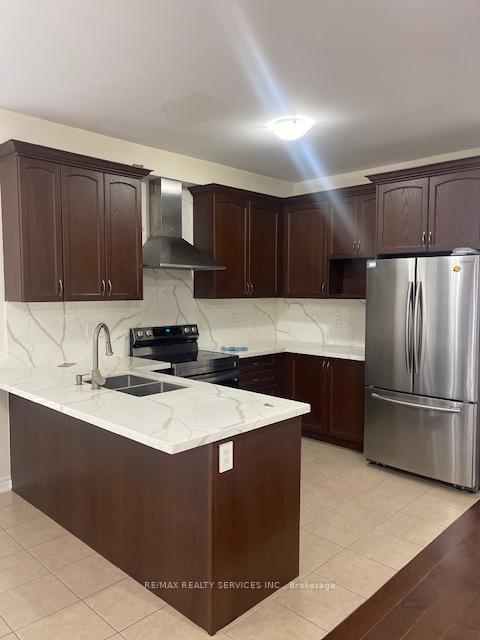 Photo 4 of 25 Muscovy Drive N, Brampton, Northwest Brampton — HOMEH