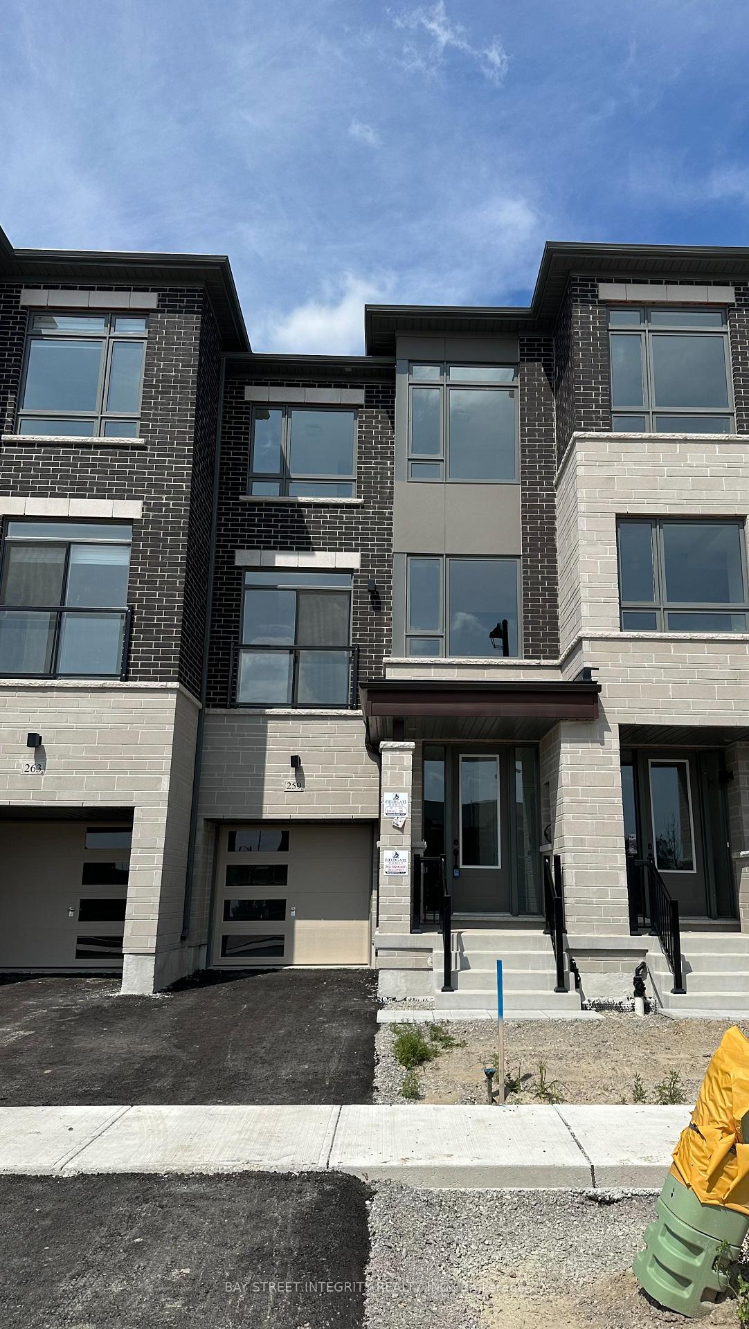 Front of 259 Tennant Circle