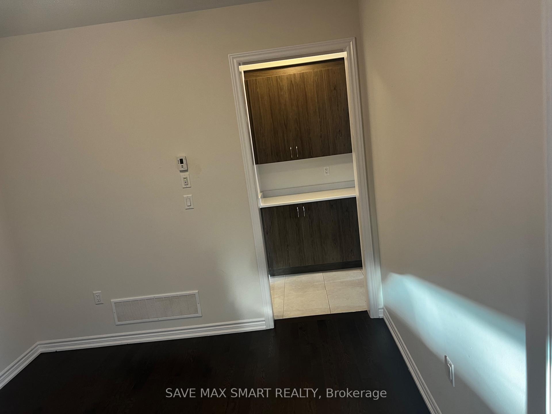 Photo 13 of 211 Terry Fox Drive, Barrie, Rural Barrie Southeast — HOMEH
