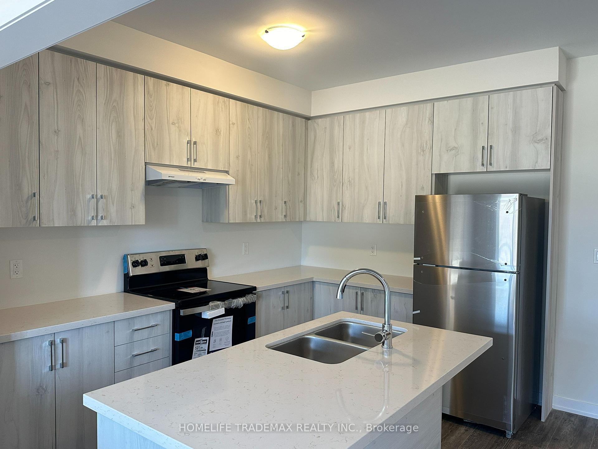 Photo 3 of 2046 Horace Duncan Crescent, Oshawa, Taunton — HOMEH