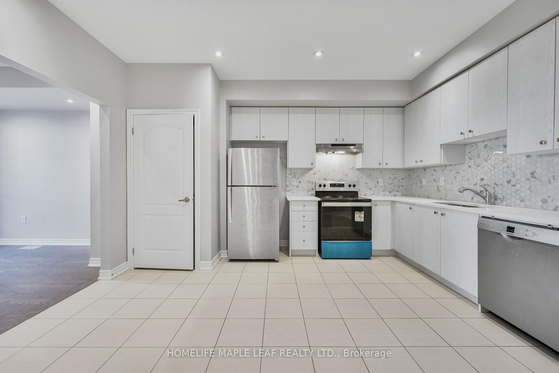 Photo 6 of 70 Hashmi Place, Brampton, Credit Valley — HOMEH