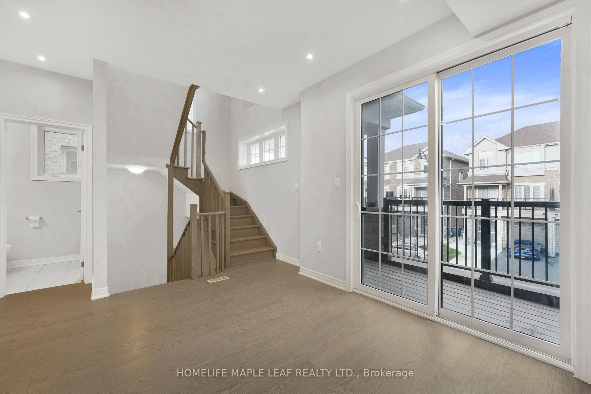 Photo 12 of 70 Hashmi Place, Brampton, Credit Valley — HOMEH