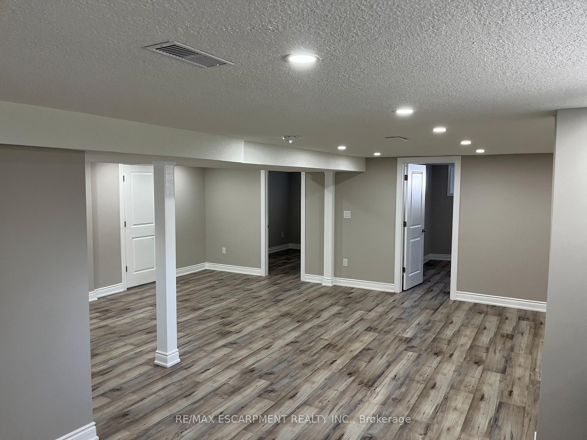 Photo 11 of Unit Lower, 27 Fern Place, Hamilton, Huntington — HOMEH