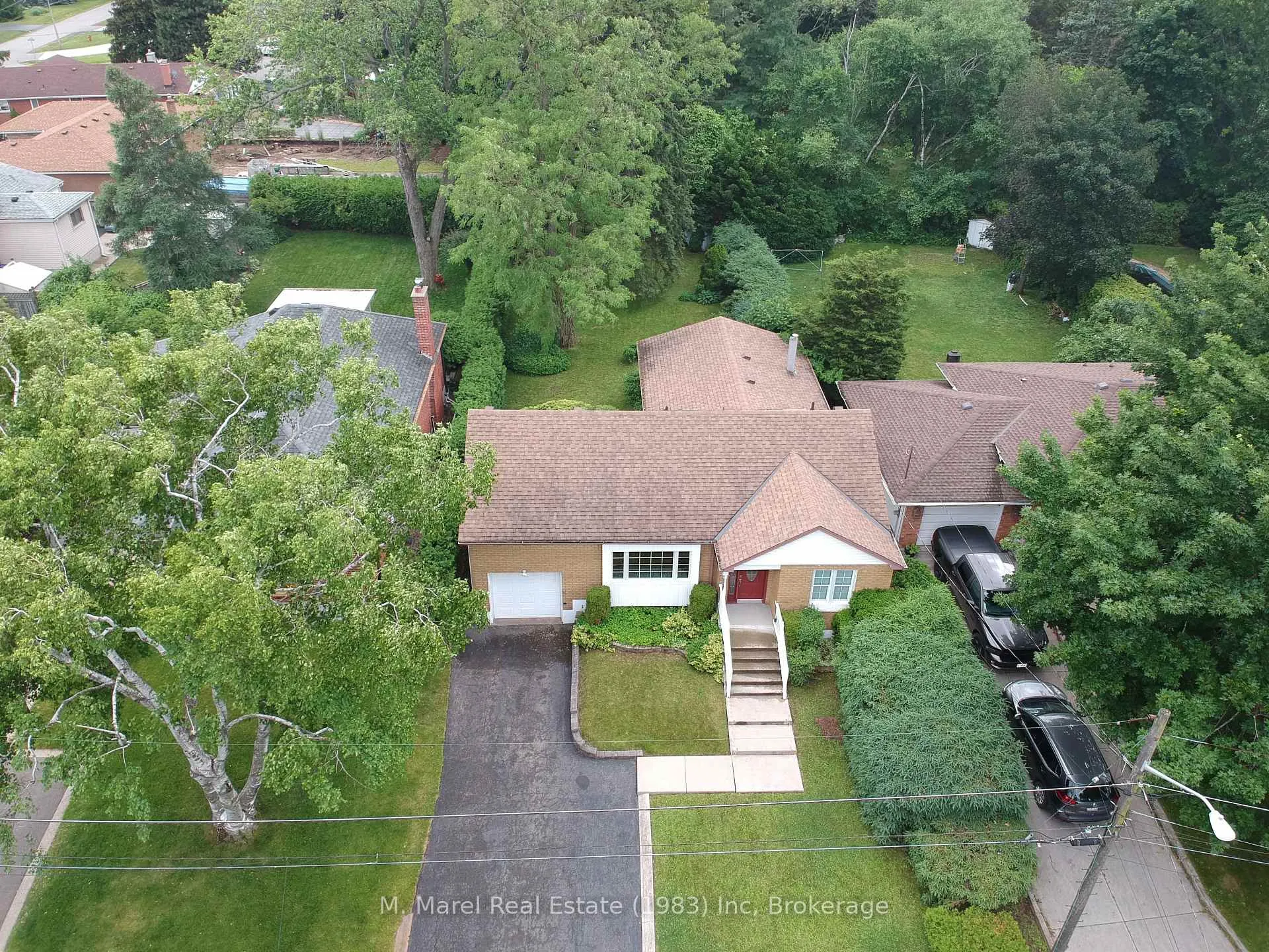 Photo 2 of 9 Avalon Avenue, Hamilton, Stoney Creek — HOMEH