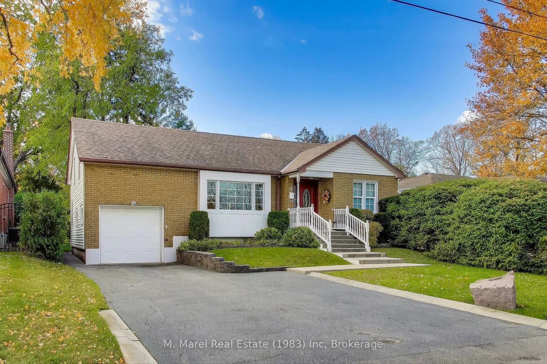 Photo 3 of 9 Avalon Avenue, Hamilton, Stoney Creek — HOMEH