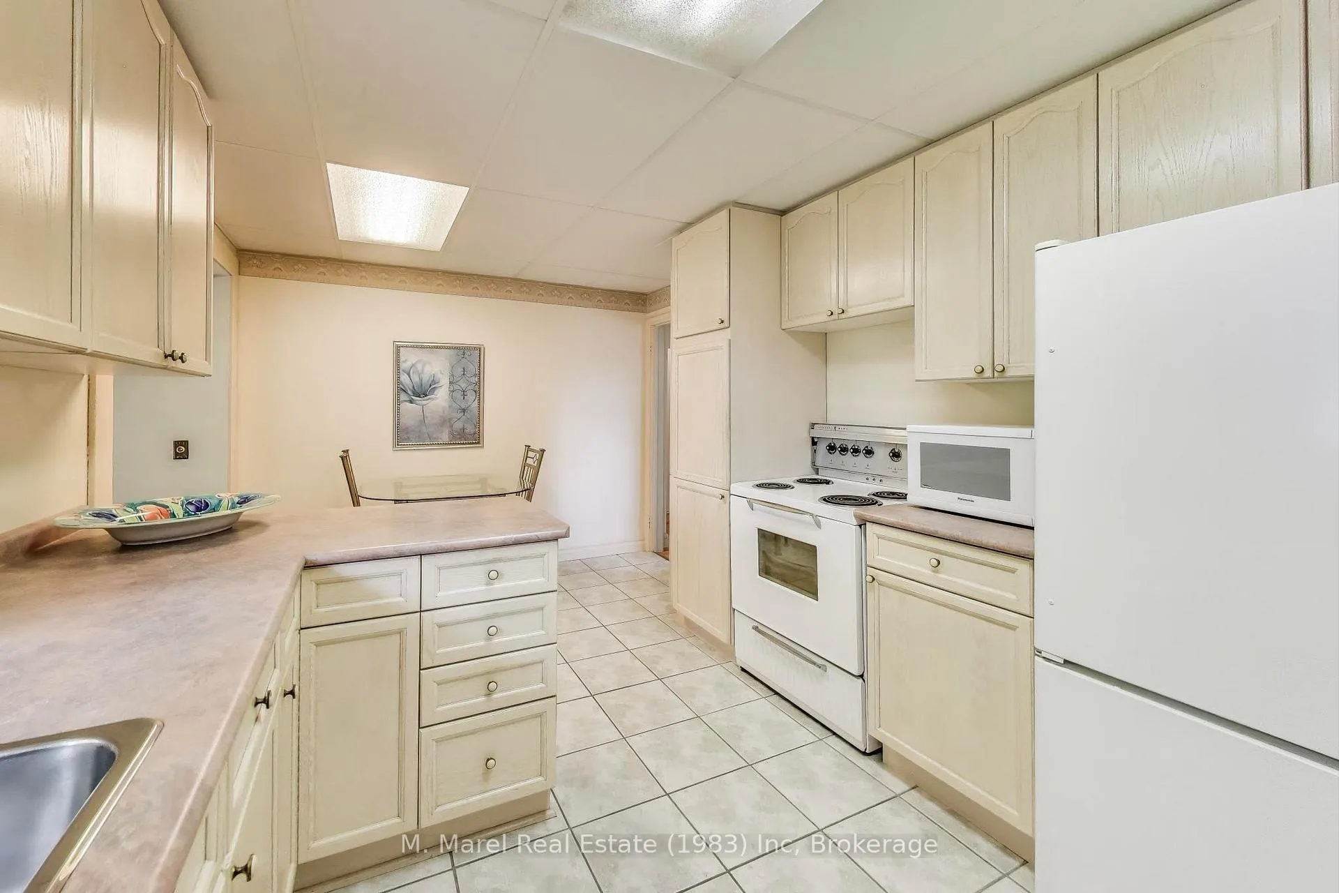Photo 11 of 9 Avalon Avenue, Hamilton, Stoney Creek — HOMEH