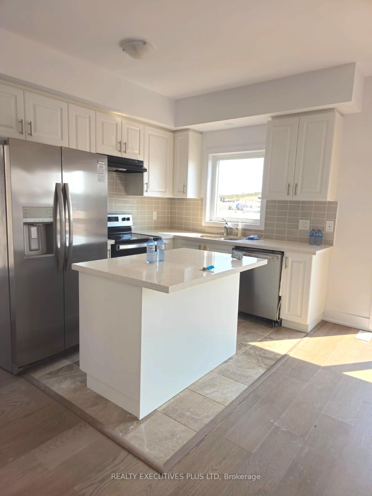 Photo 16 of 53 Gateway Drive, Barrie, Rural Barrie Southeast — HOMEH