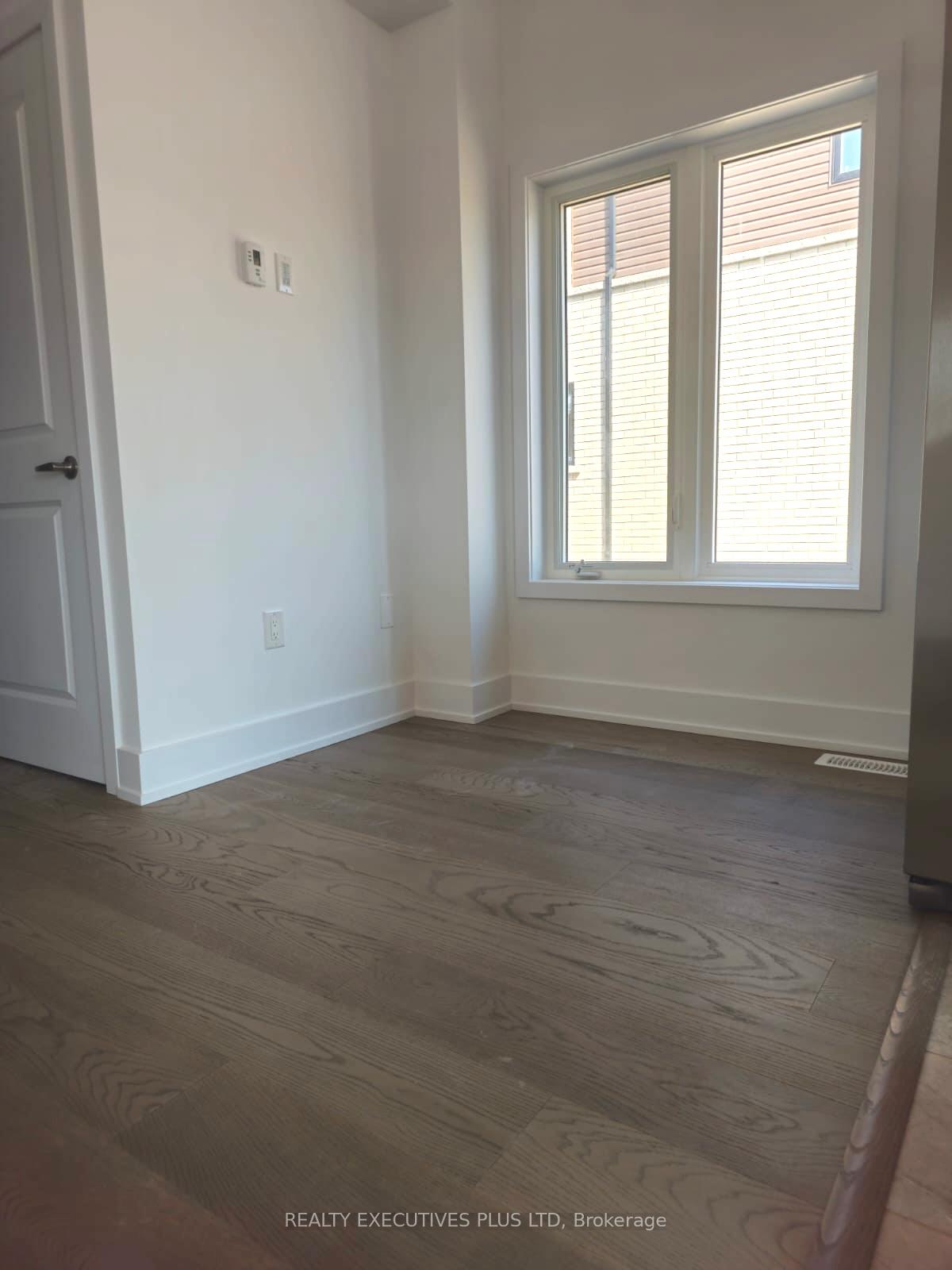 Photo 4 of 53 Gateway Drive, Barrie, Rural Barrie Southeast — HOMEH